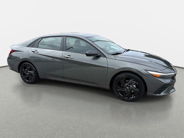2026 Hyundai ELANTRA SEL Sport — photo 1 of 26