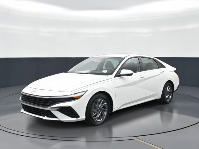 2024 Hyundai ELANTRA SEL — photo 1 of 13