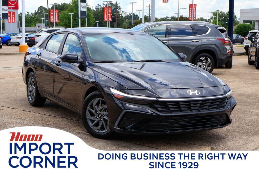 2024 Hyundai ELANTRA SEL — photo 1 of 14