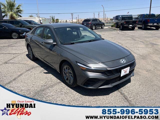 2024 Hyundai ELANTRA SEL — photo 1 of 26