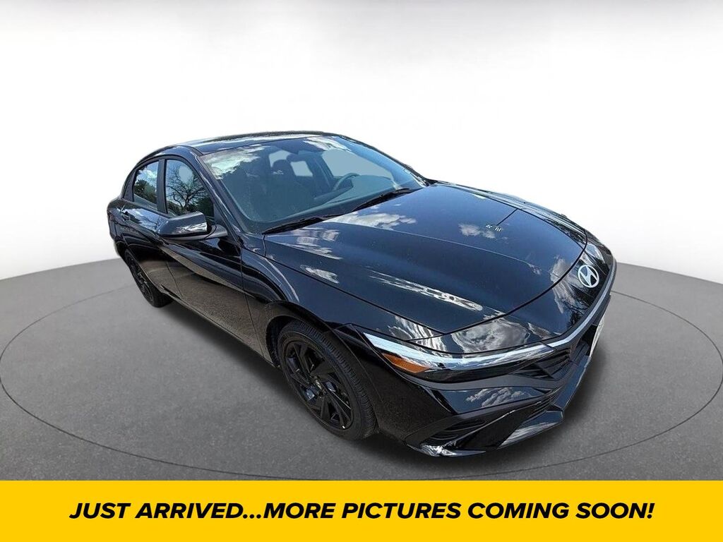 2026 Hyundai Elantra SEL Sport — photo 1 of 22
