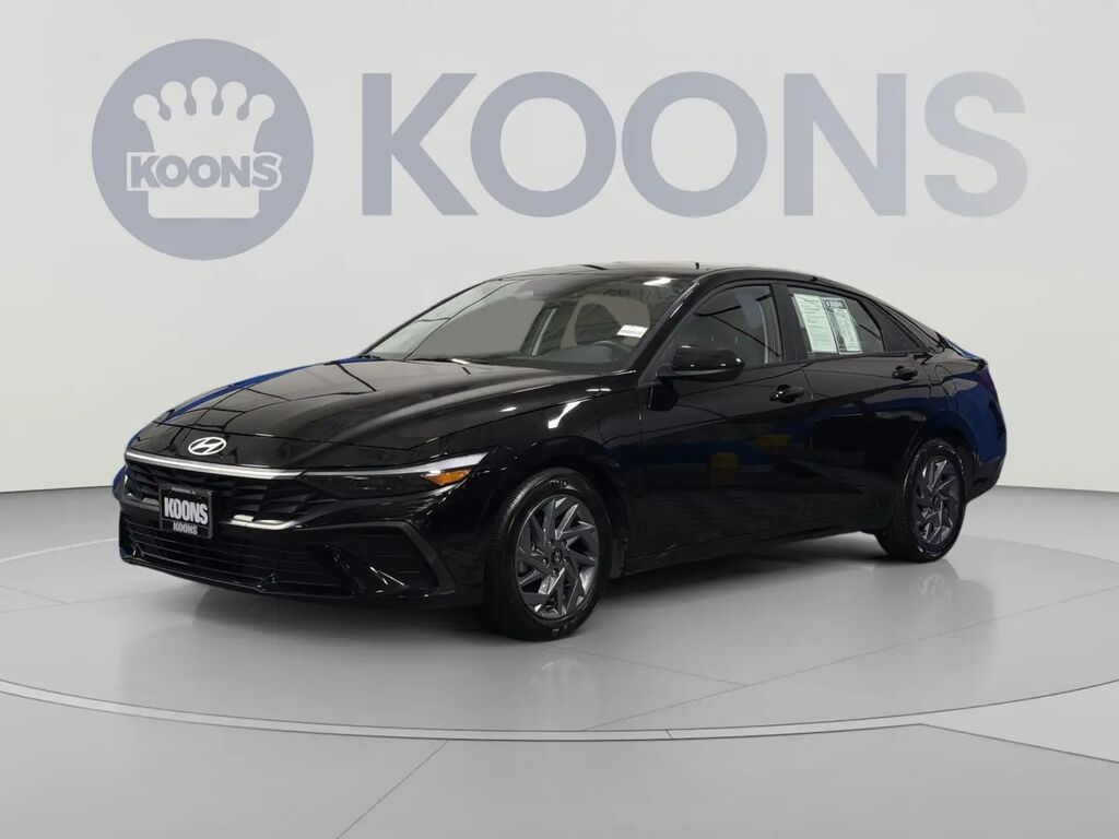 2024 Hyundai ELANTRA SEL — photo 1 of 13