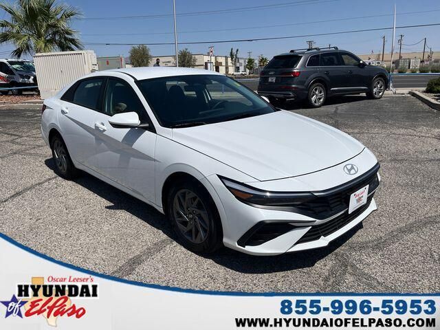 2024 Hyundai ELANTRA SEL — photo 1 of 13