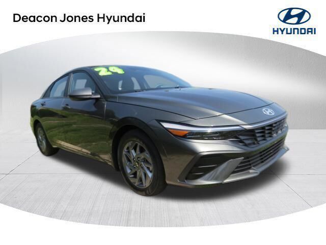 2024 Hyundai ELANTRA SEL — photo 1 of 40