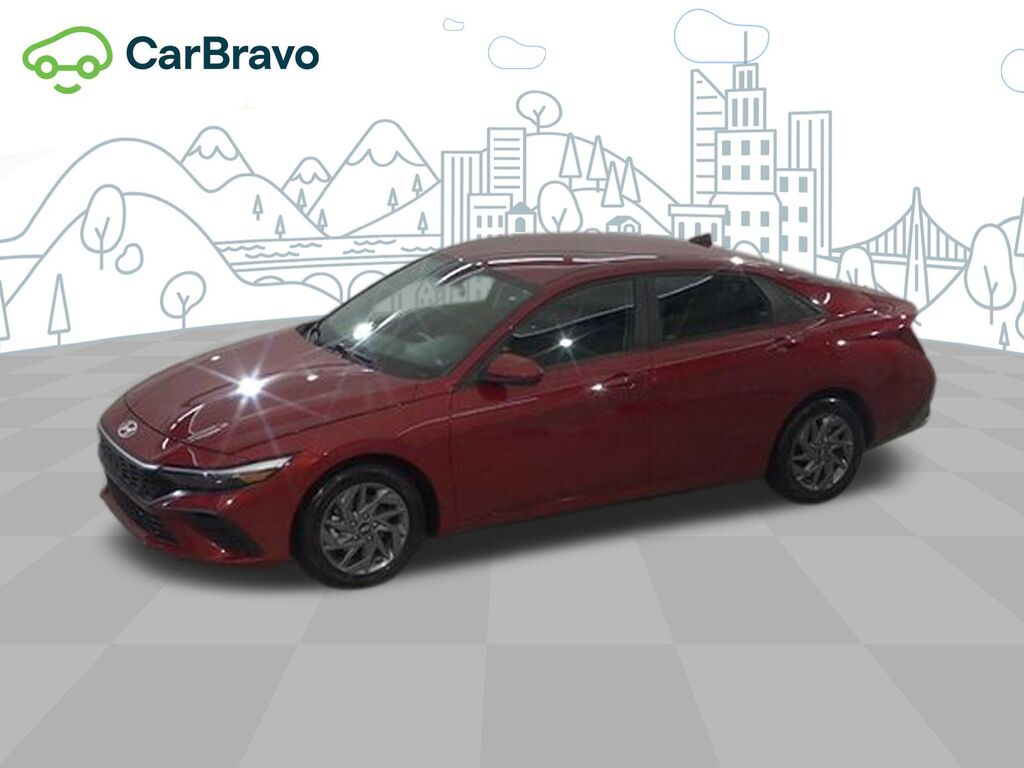 2024 Hyundai Elantra SEL — photo 1 of 6