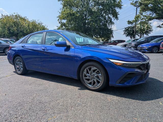 2024 Hyundai ELANTRA SEL — photo 1 of 26