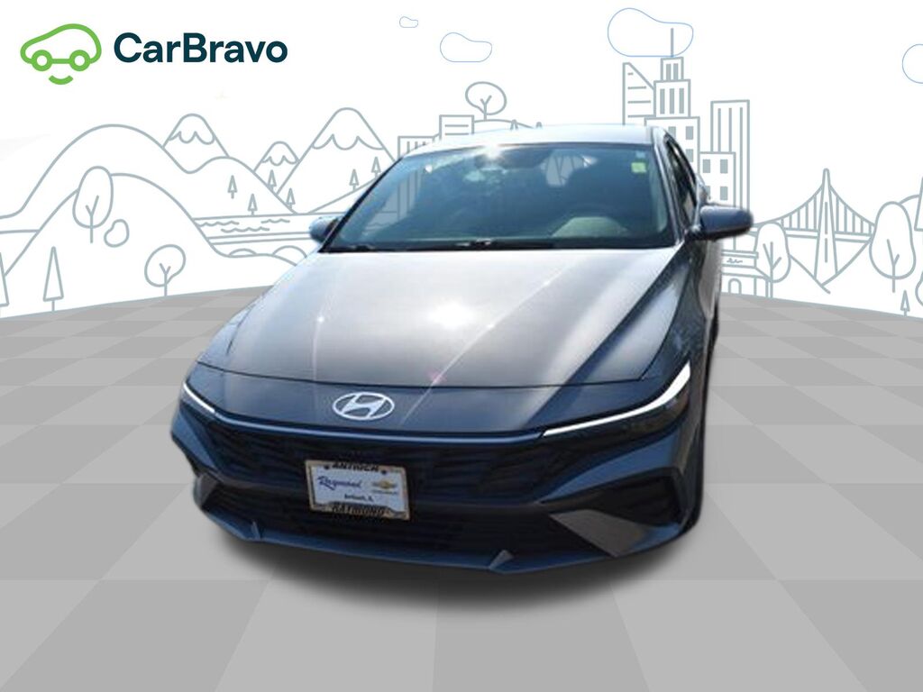 2024 Hyundai Elantra SEL — photo 1 of 6