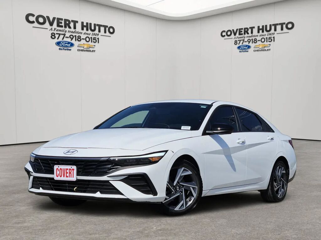 2025 Hyundai ELANTRA SEL Sport — photo 1 of 13