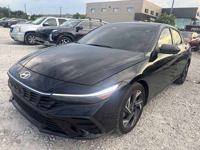 2025 Hyundai ELANTRA SEL Sport — photo 1 of 13