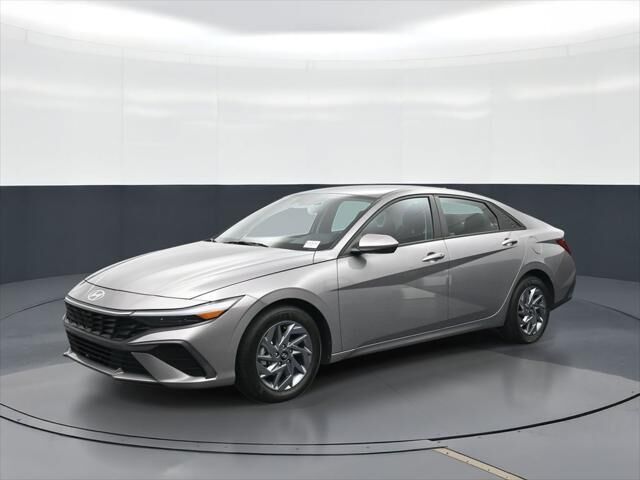 2024 Hyundai ELANTRA SEL — photo 1 of 13