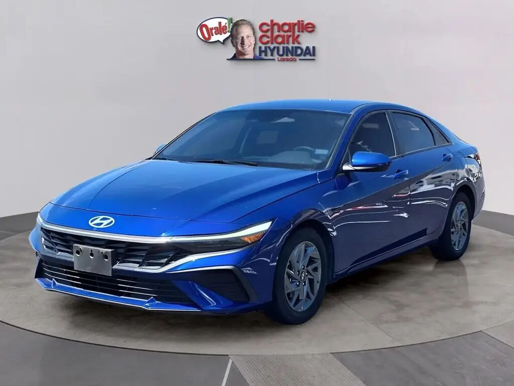 2024 Hyundai ELANTRA SEL — photo 1 of 13