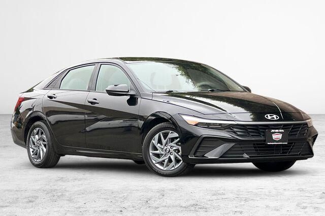 2024 Hyundai ELANTRA SEL — photo 1 of 13