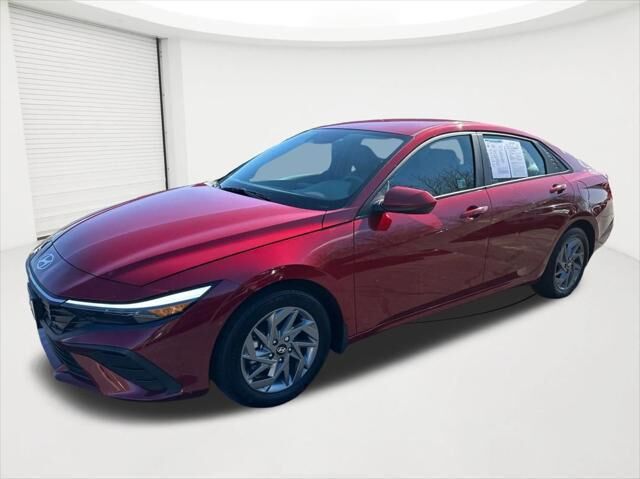 2024 Hyundai ELANTRA SEL — photo 1 of 72