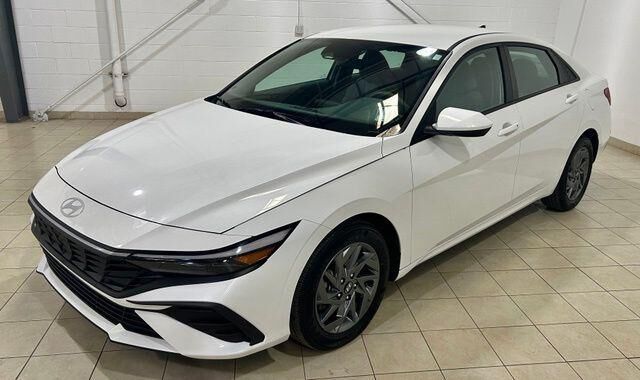 2024 Hyundai ELANTRA SEL — photo 1 of 13