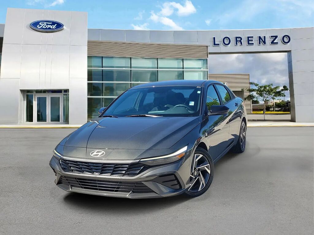 2025 Hyundai ELANTRA SEL Sport — photo 1 of 13