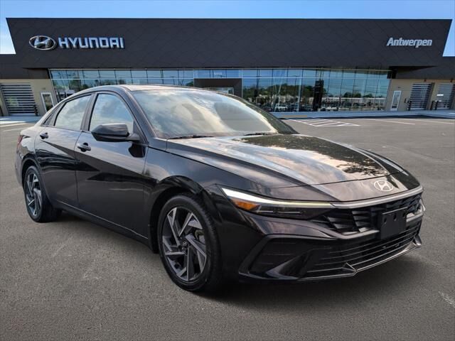 2025 Hyundai ELANTRA SEL Sport — photo 1 of 25