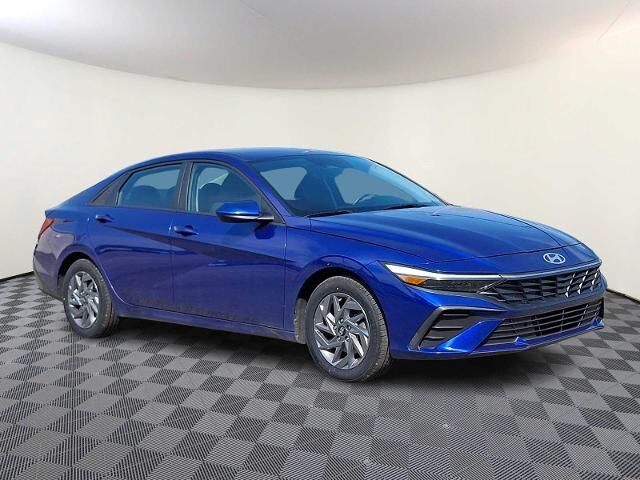 2024 Hyundai ELANTRA SEL — photo 1 of 13