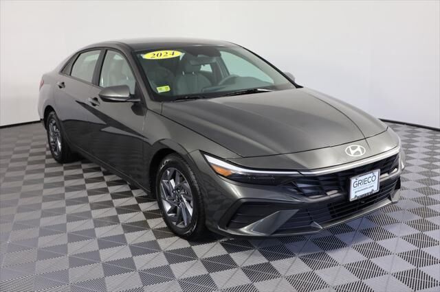 2024 Hyundai ELANTRA SEL — photo 1 of 13