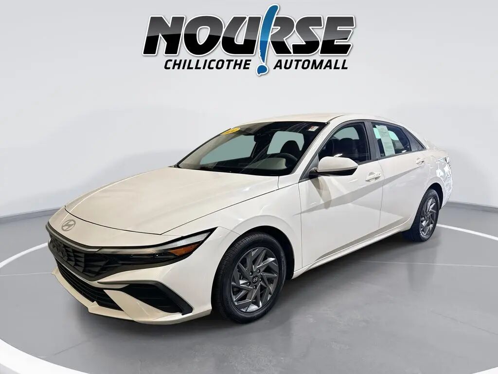 2024 Hyundai ELANTRA SEL — photo 1 of 13