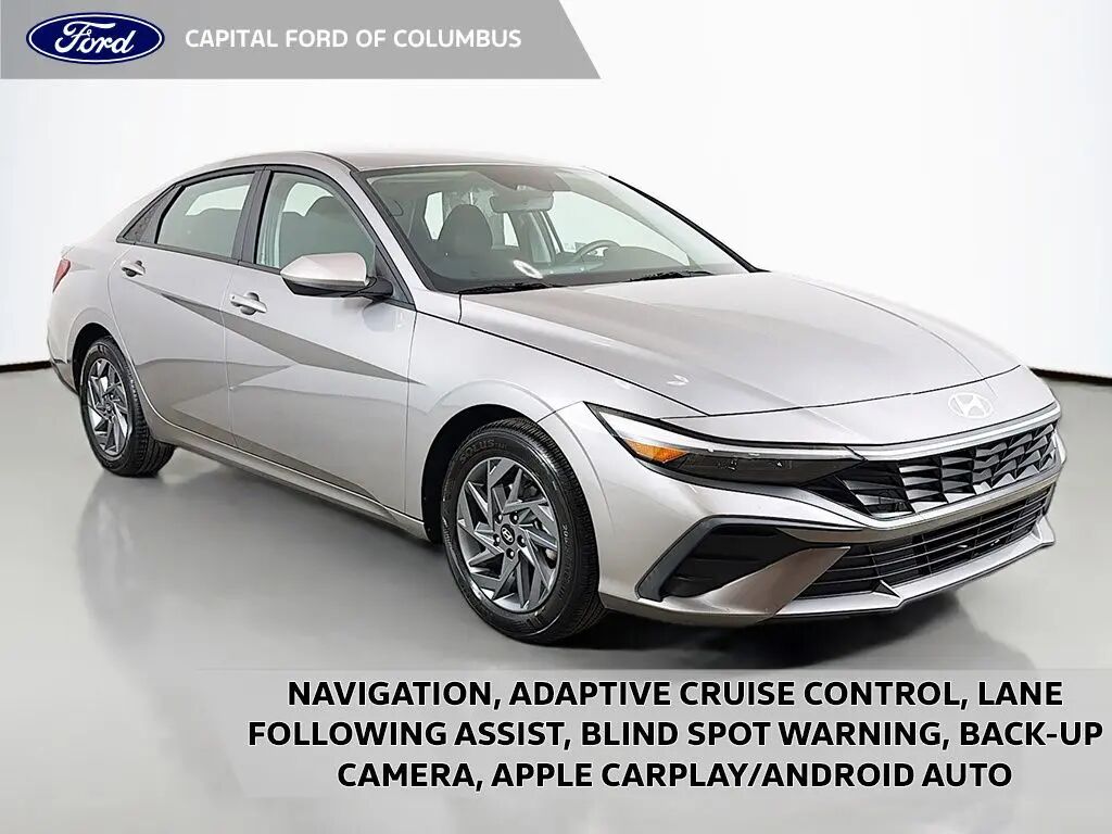 2024 Hyundai ELANTRA SEL — photo 1 of 11