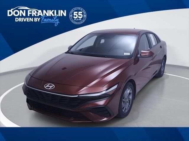 2024 Hyundai ELANTRA SEL — photo 1 of 9
