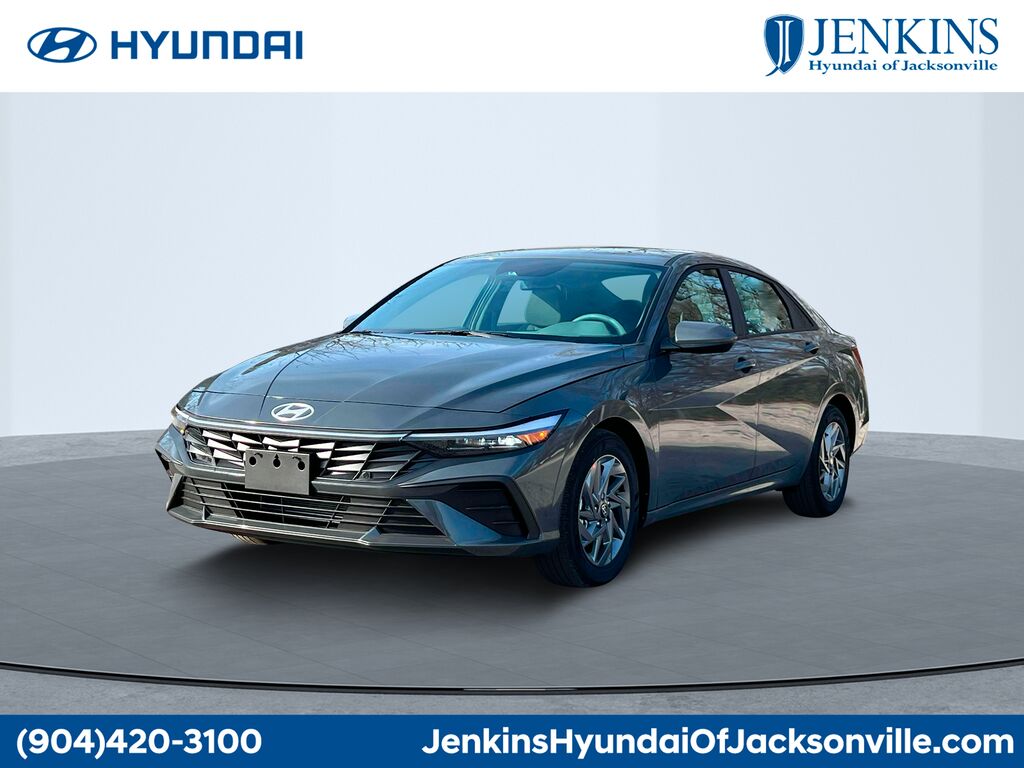 2024 Hyundai ELANTRA SEL — photo 1 of 13