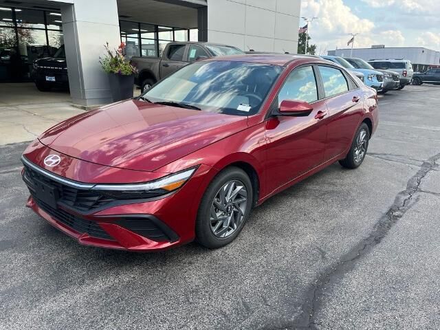 2024 Hyundai ELANTRA SEL — photo 1 of 26