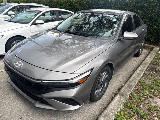 2024 Hyundai ELANTRA SEL — photo 1 of 13
