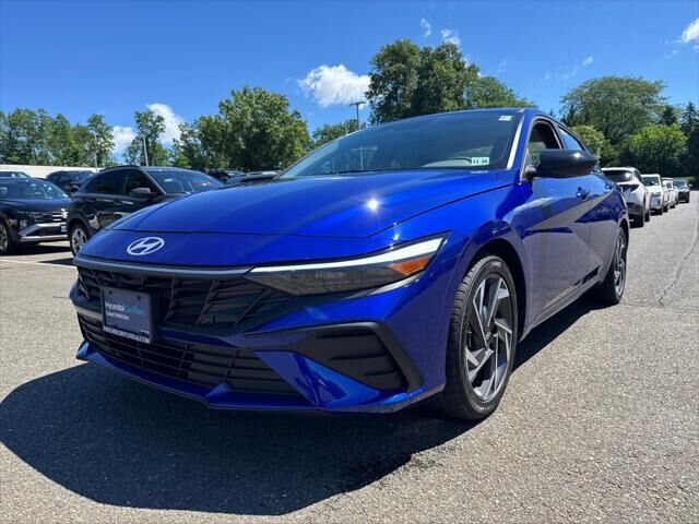 2025 Hyundai ELANTRA SEL Sport — photo 1 of 13