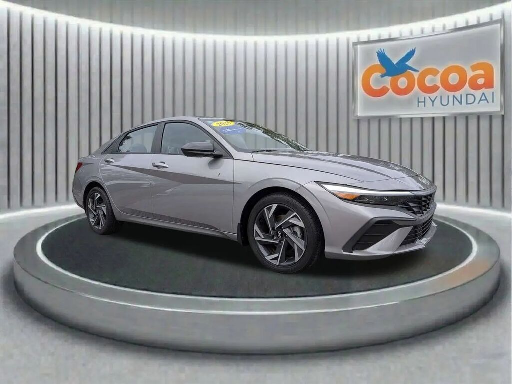 2025 Hyundai ELANTRA SEL Sport — photo 1 of 13