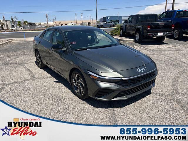 2025 Hyundai ELANTRA SEL Sport — photo 1 of 13