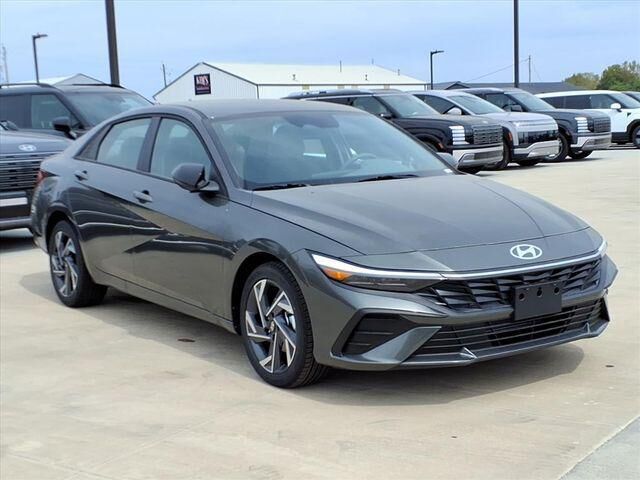 2025 Hyundai ELANTRA SEL Sport — photo 1 of 13