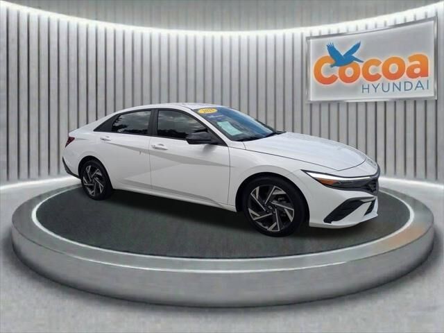 2025 Hyundai ELANTRA SEL Sport — photo 1 of 13