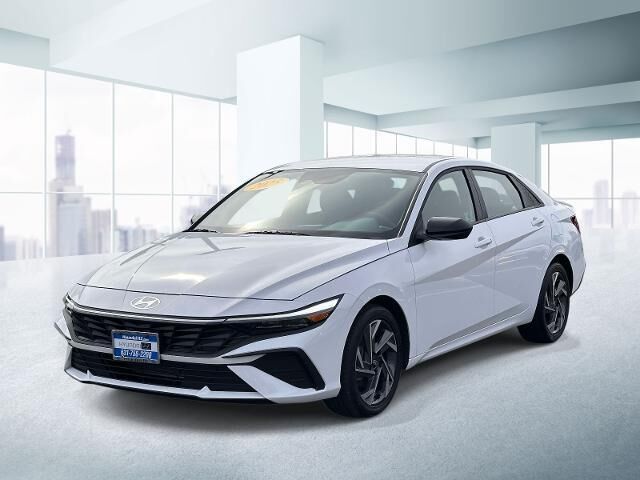 2025 Hyundai ELANTRA SEL Sport — photo 1 of 13