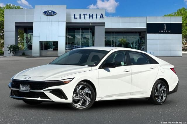 2025 Hyundai ELANTRA SEL Sport — photo 1 of 13