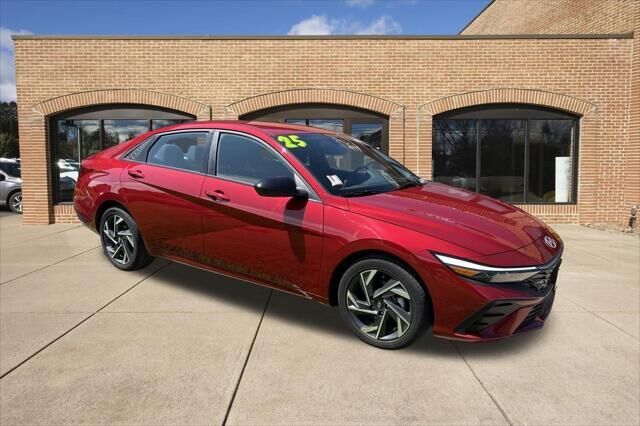 2025 Hyundai ELANTRA SEL Sport — photo 1 of 13