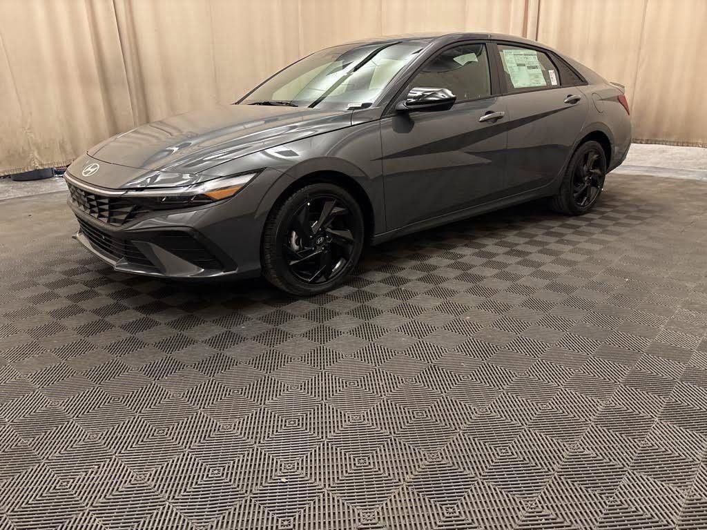 2026 Hyundai Elantra SEL Sport — photo 1 of 18
