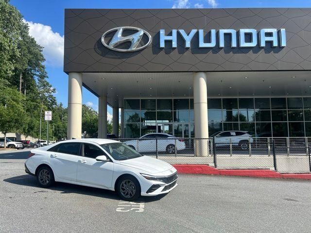 2026 Hyundai ELANTRA Hybrid Blue — photo 1 of 4