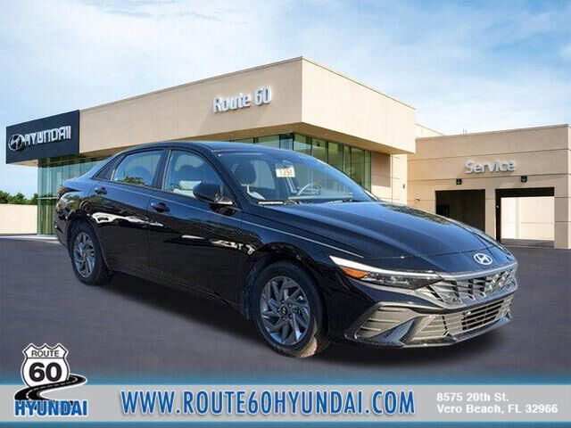 2025 Hyundai ELANTRA Hybrid Blue — photo 1 of 26