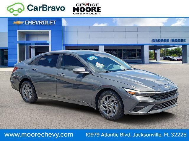 2025 Hyundai ELANTRA Hybrid Blue — photo 1 of 52