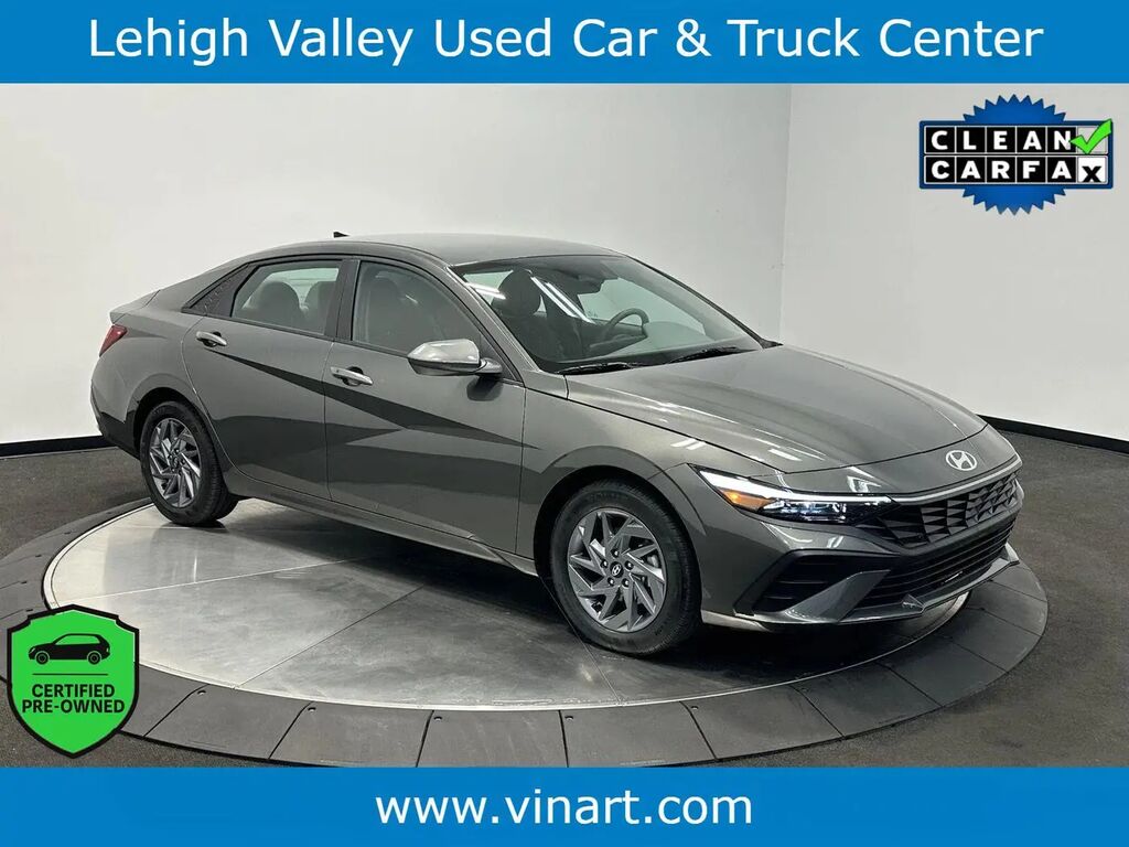 2025 Hyundai ELANTRA Hybrid Blue — photo 1 of 13