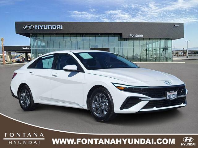 2026 Hyundai ELANTRA Hybrid Blue — photo 1 of 13