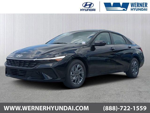 2025 Hyundai ELANTRA Hybrid Blue — photo 1 of 13