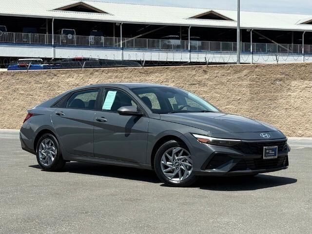 2025 Hyundai ELANTRA Hybrid Blue — photo 1 of 64