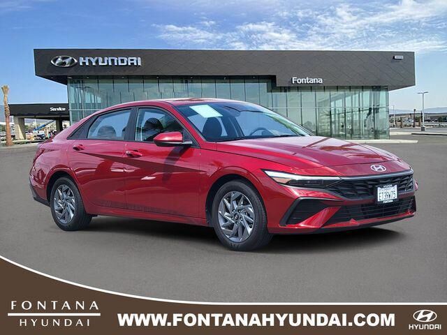 2025 Hyundai ELANTRA Hybrid Blue — photo 1 of 13