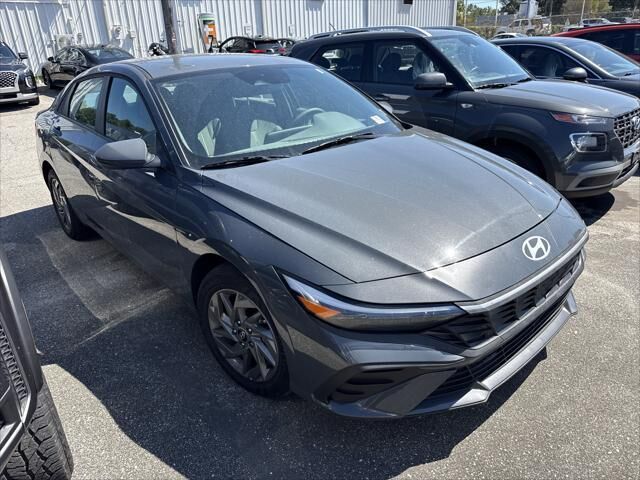 2026 Hyundai ELANTRA Hybrid Blue — photo 1 of 3