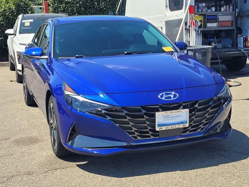 2023 Hyundai ELANTRA Hybrid Limited — photo 1 of 17
