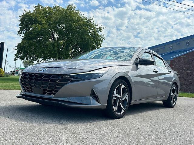 2022 Hyundai ELANTRA Hybrid Limited — photo 1 of 13