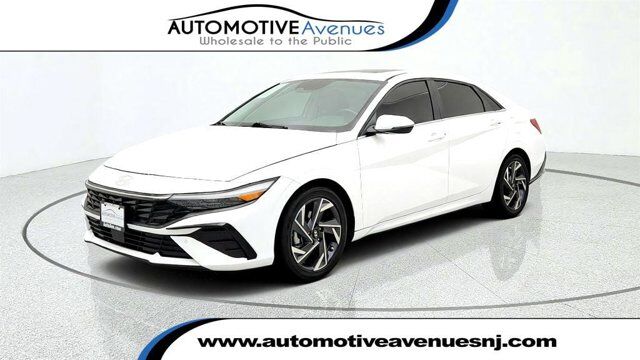 2024 Hyundai Elantra Hybrid Limited — photo 1 of 1
