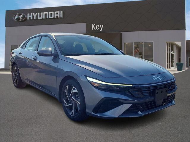 2025 Hyundai ELANTRA Hybrid Limited — photo 1 of 25